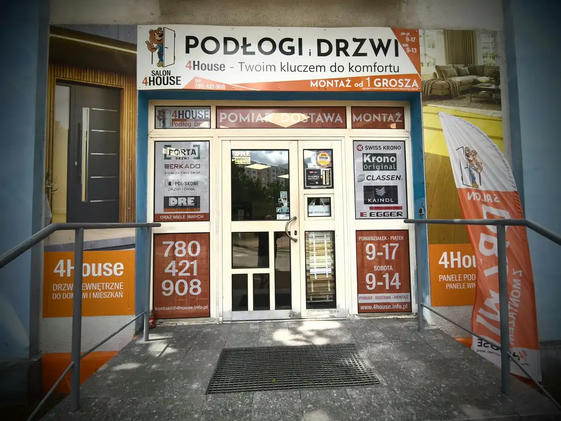 Wejście do salonu 4House przy ul. Kołłątaja 17 w Sosnowcu